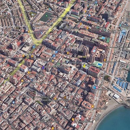 Apartamento En El Centro A Dos Minutos De La Playa Apartment Фуeнхирола Екстериор снимка