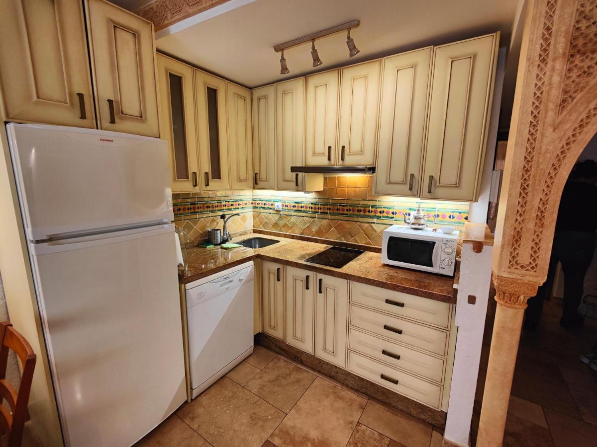 Apartamento En El Centro A Dos Minutos De La Playa Apartment Фуeнхирола Екстериор снимка