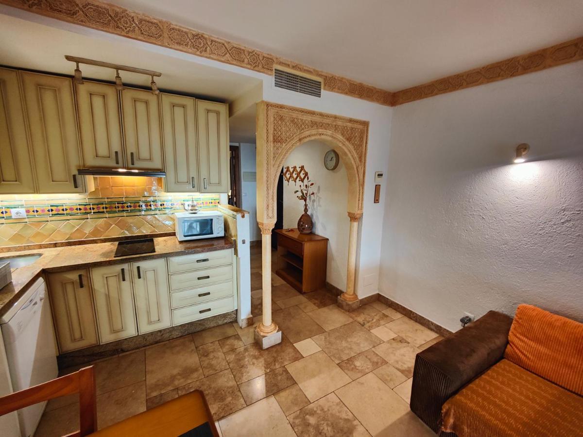 Apartamento En El Centro A Dos Minutos De La Playa Apartment Фуeнхирола Екстериор снимка